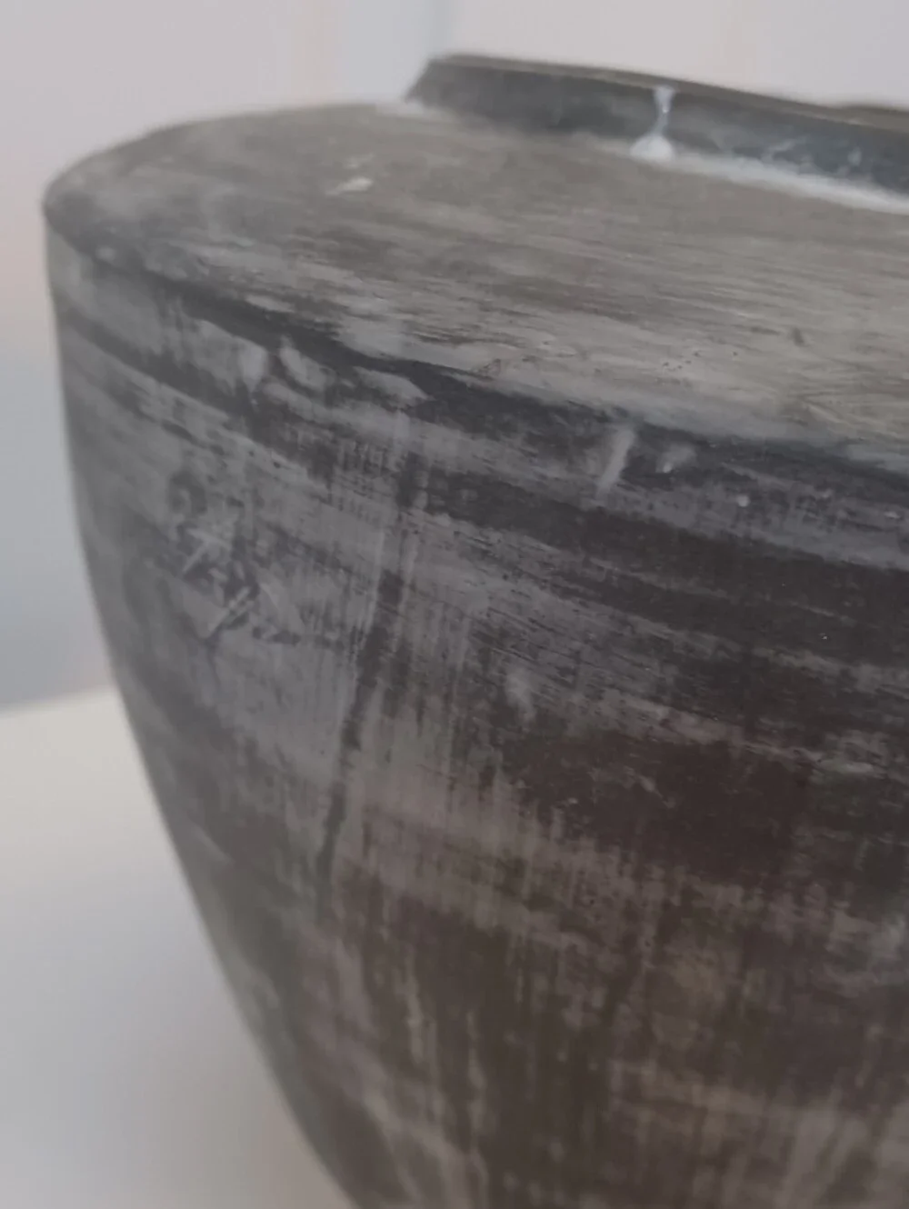 Vtg Hand-Thrown Studio Pottery Vase, Distressed Black & Gray Slip Finish Signed